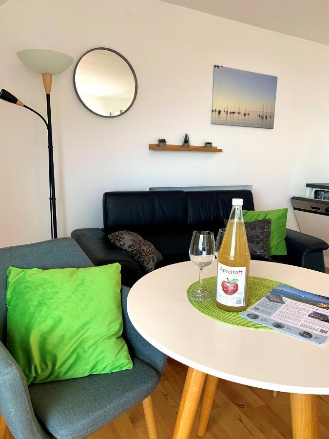 Ferienwohnungen Der Loewen Hagnau Esterno foto