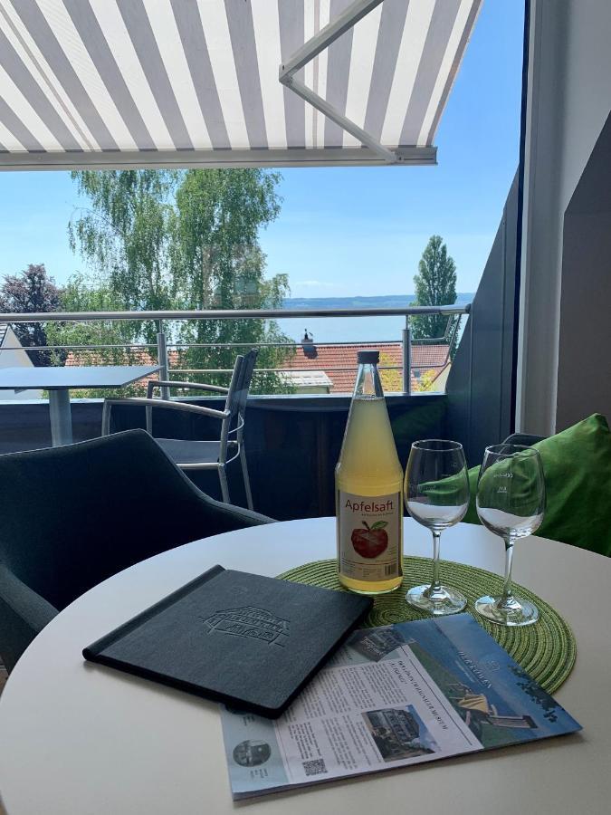 Ferienwohnungen Der Loewen Hagnau Esterno foto