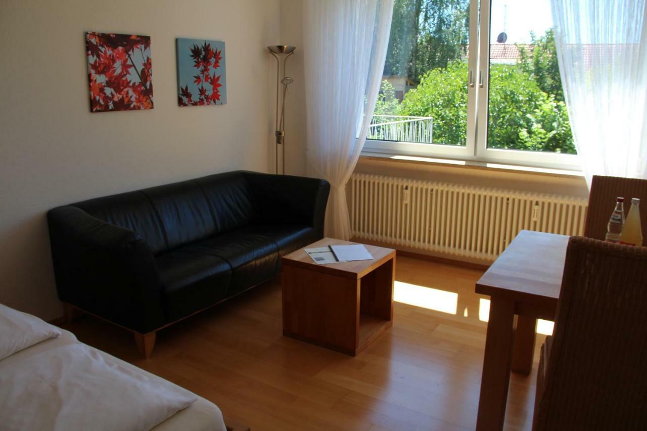 Ferienwohnungen Der Loewen Hagnau Esterno foto